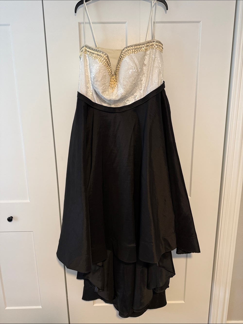 Mac Duggal Black and White Evening Dress Label Detail 18 W